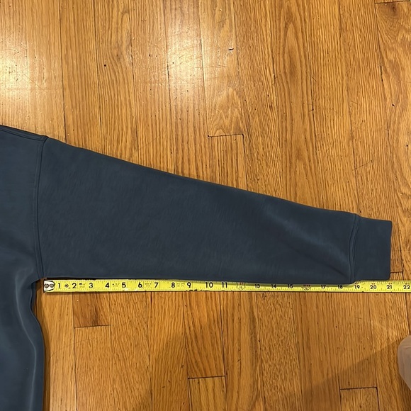 Lululemon crew size medium blue-gray - Picture 8 of 9